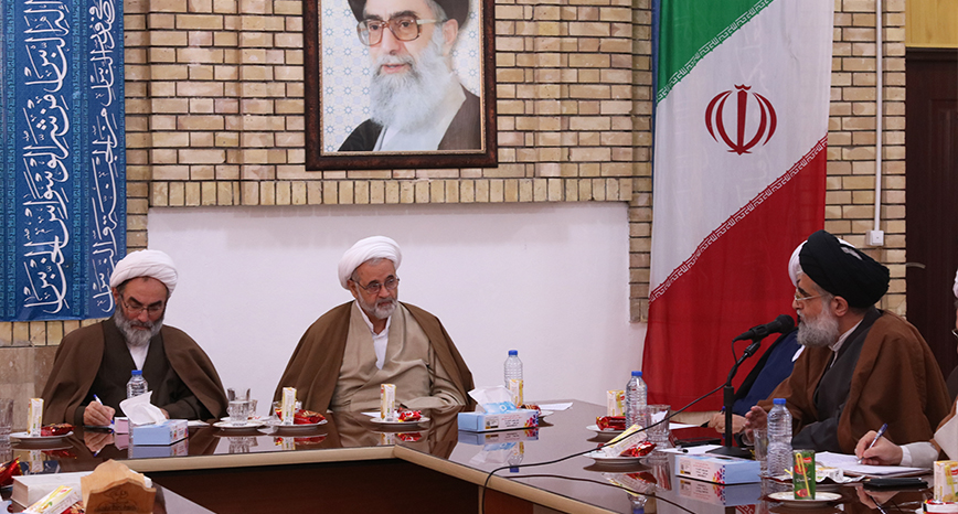 جلسه هم اندیشی ائمه جمعه استان با نماینده ولی فقیه گیلان