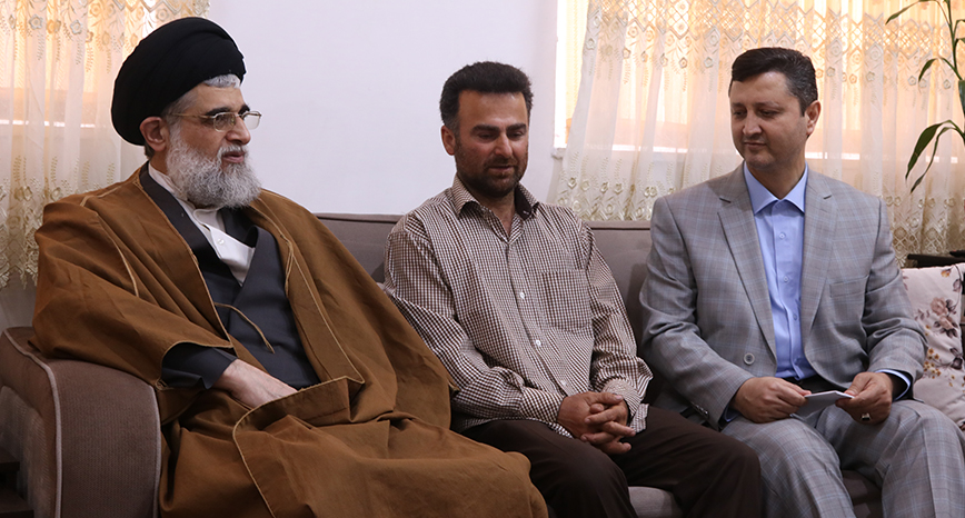 دیدار امام جمعه انزلی با خانواده های جانباز شاه بیگی، ازخمیرانی و علی محمدی