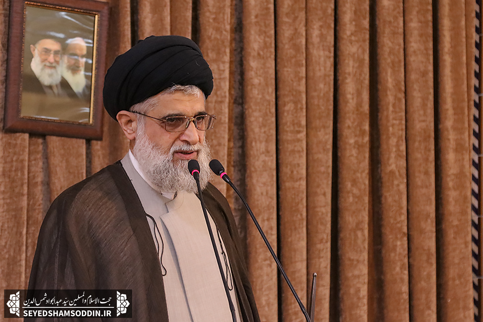 باید در رابطه با حجاب و عفاف که حکمی دینی است در مقابل دشمنان ایستادگی کنیم