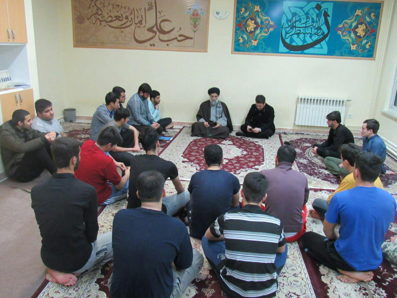 گزارش تصویری / حضور امام جمعه بندرانزلی در جمع دانشجویان دانشگاه خدادادی